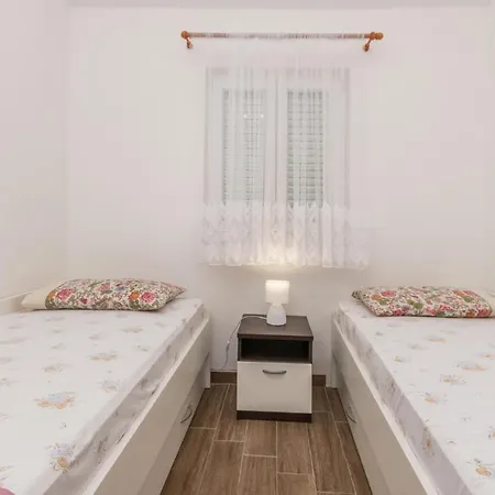 In With Wifi And 2 Bedrooms