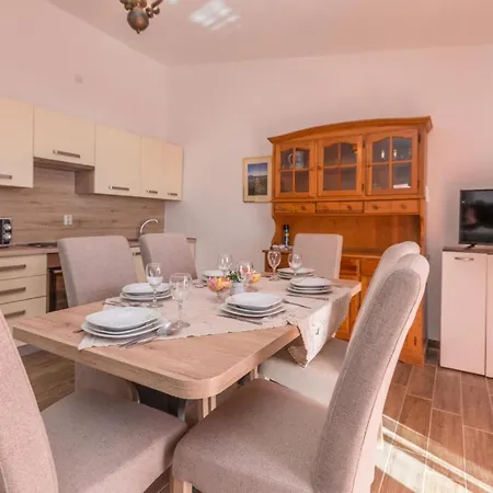 Apartment In With Wifi And 2 Bedrooms Drage